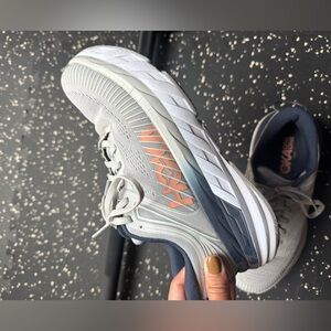 Hoka Bondi 6
